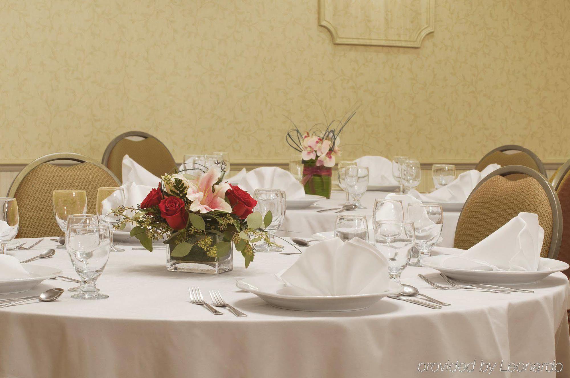 Best Western Plus Ottawa City Centre Restoran gambar